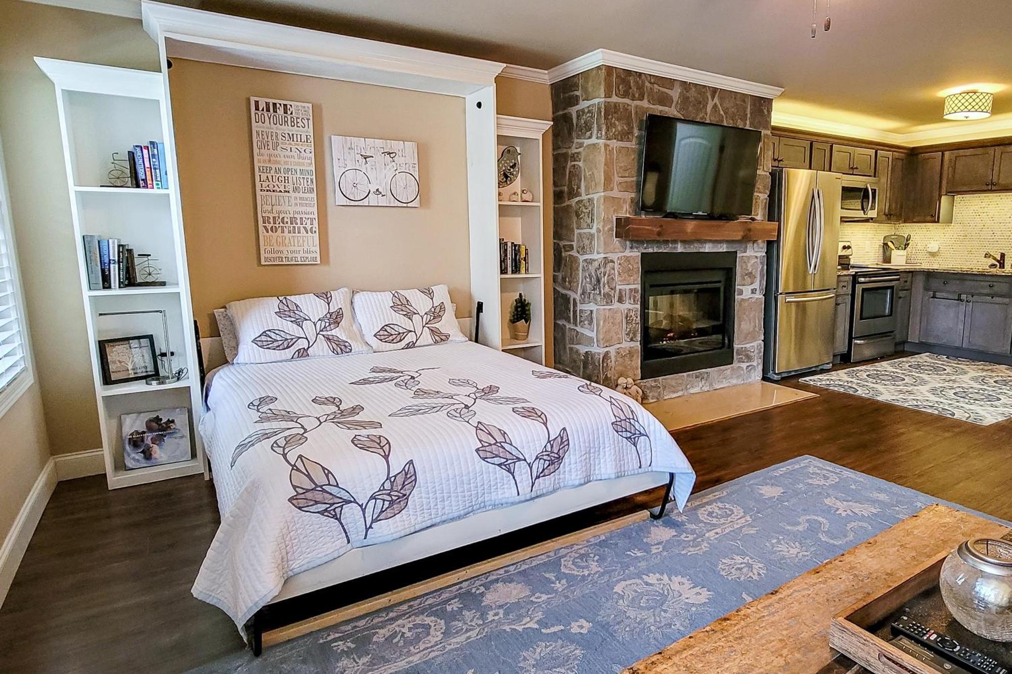 Little River Loft & Riverfront Gem Townsend Chambre photo