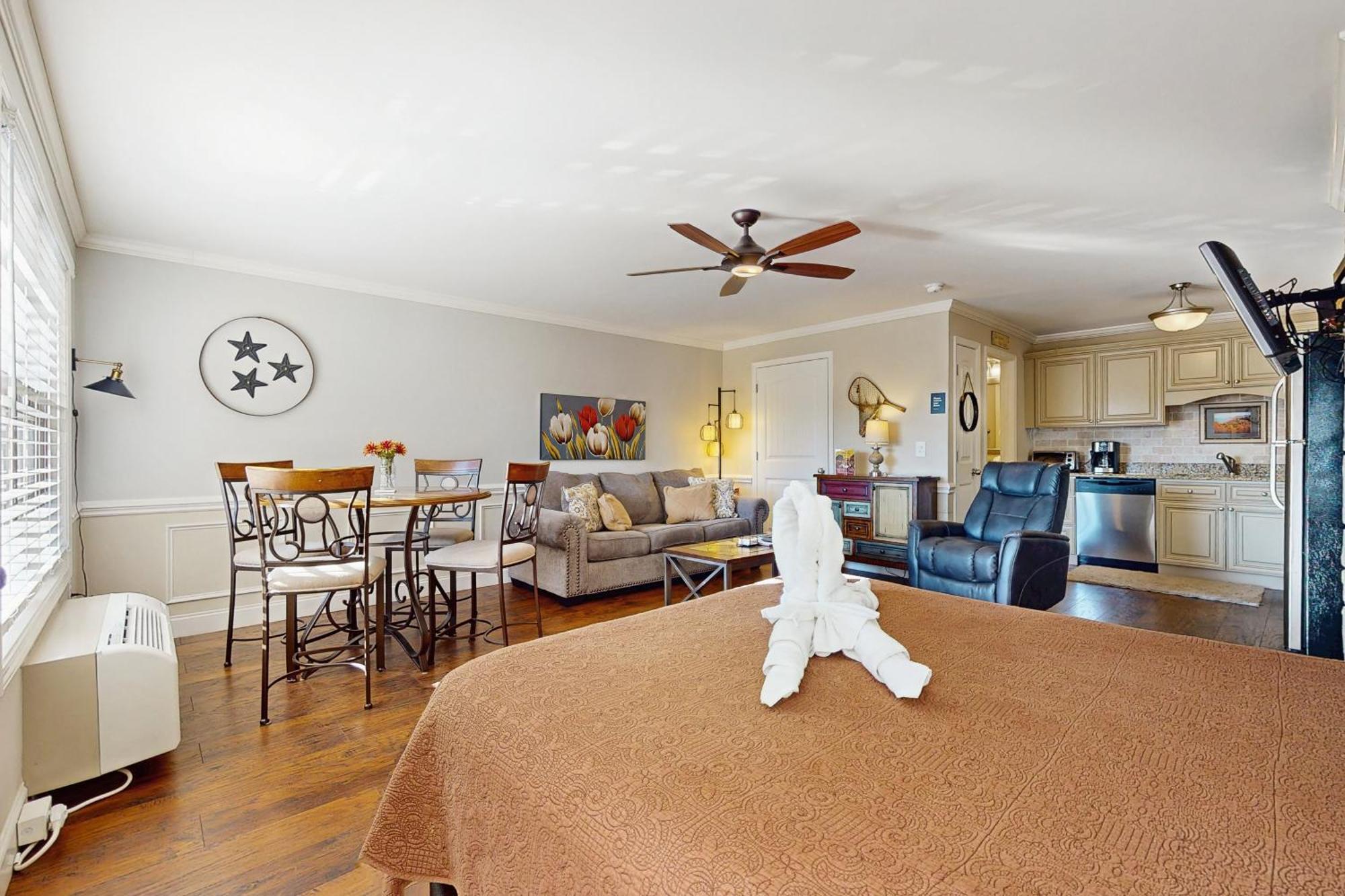Little River Loft & Riverfront Gem Townsend Extérieur photo